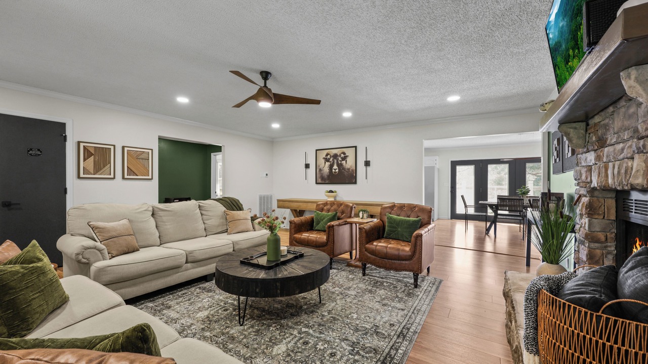 Photo of Livingroom in Rock Harbor