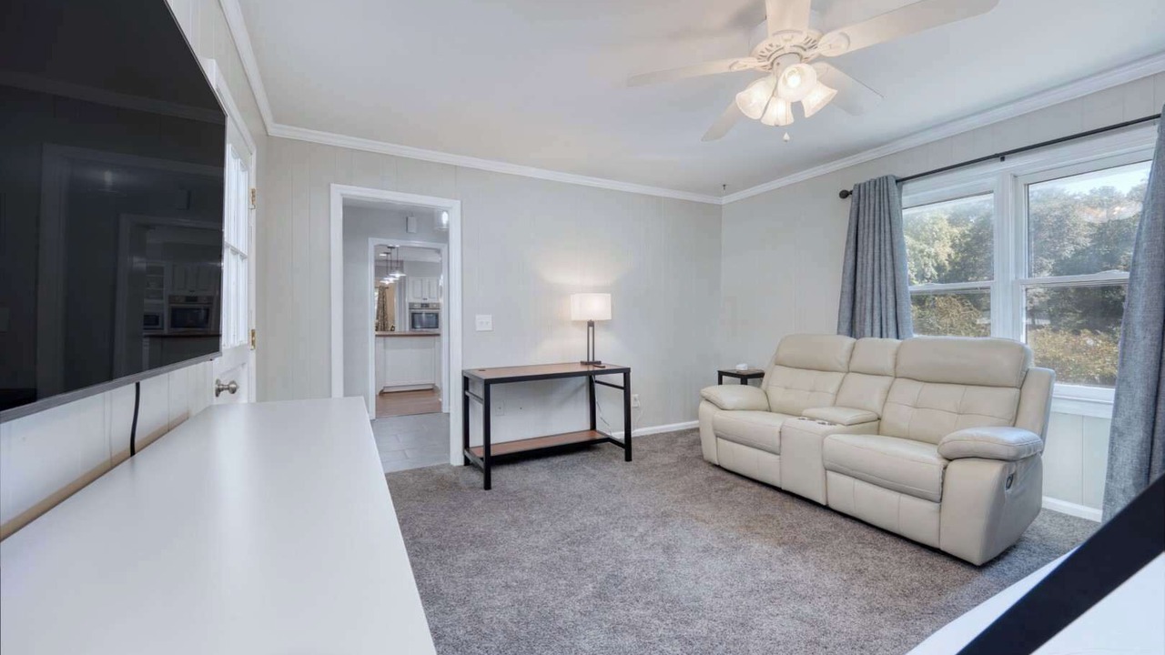 Photo of Livingroom in Fortson