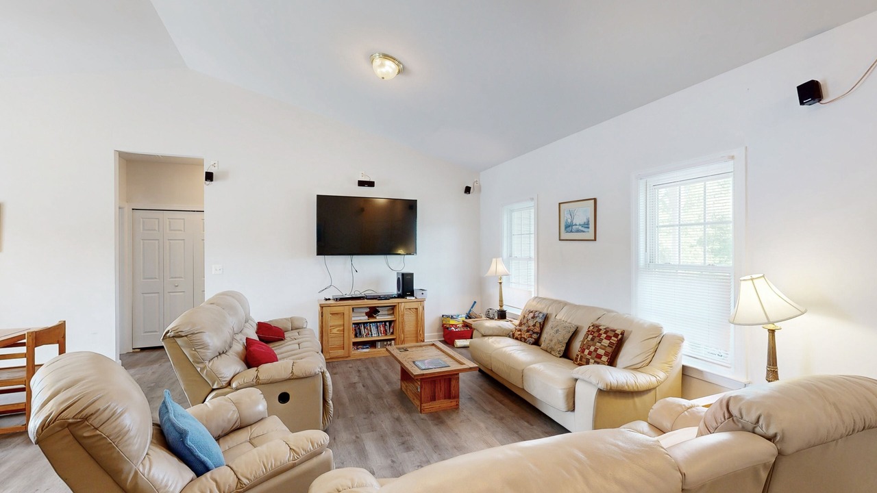 Photo of Livingroom in Orange