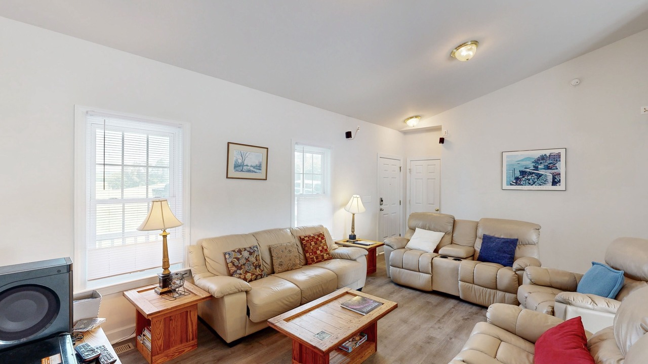 Photo of Livingroom in Orange
