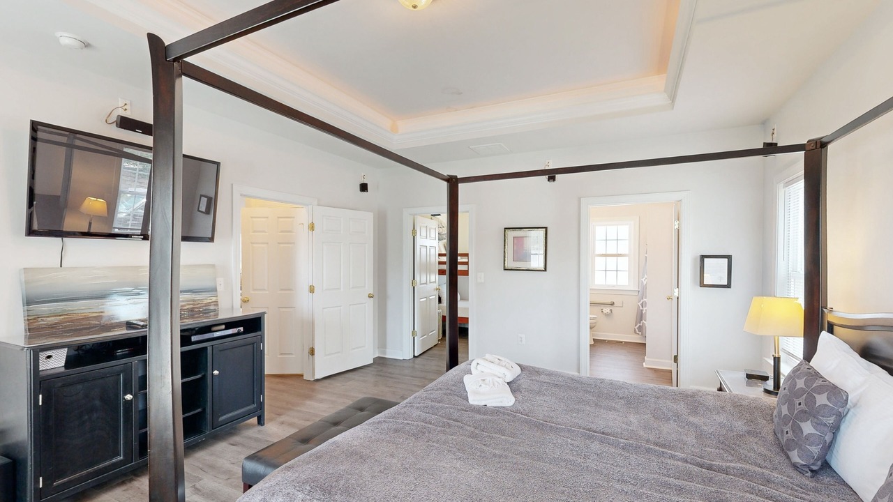 Photo of Bedroom in Orange