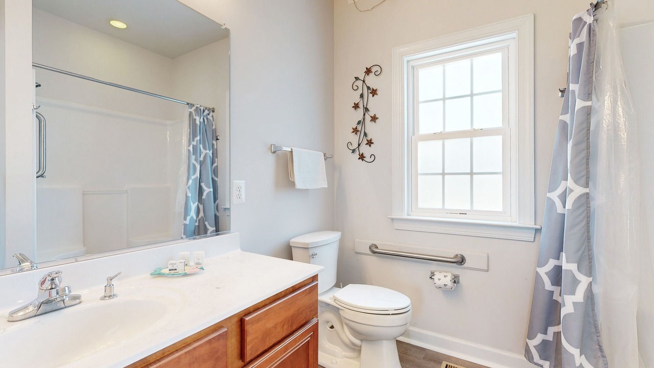 Photo of Bathroom in Orange