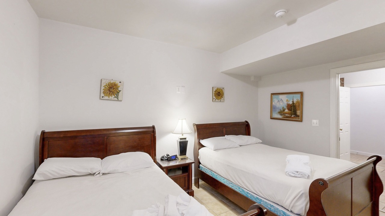 Photo of Bedroom in Orange