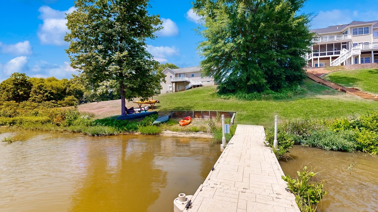 Photo of Outdoor in Orange
