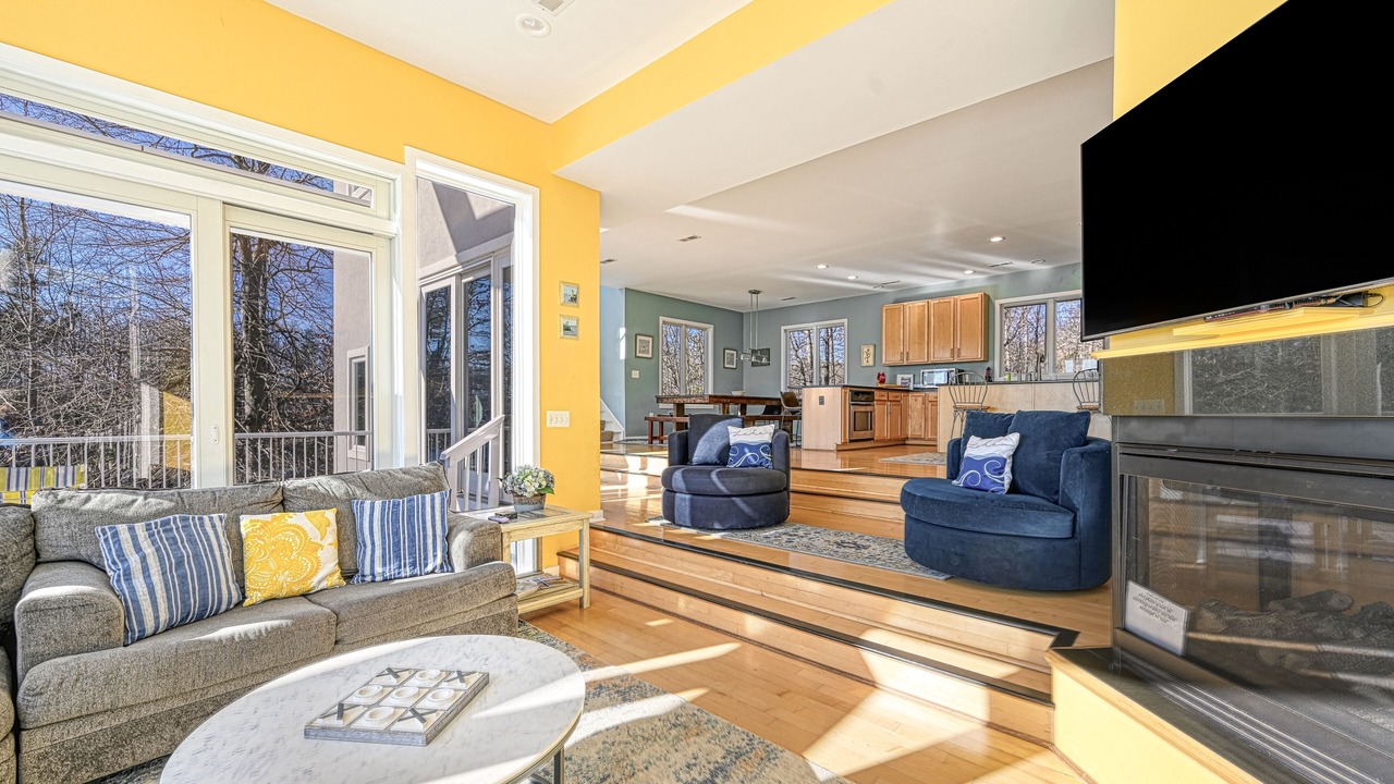 Photo of Livingroom in Panamint Shores