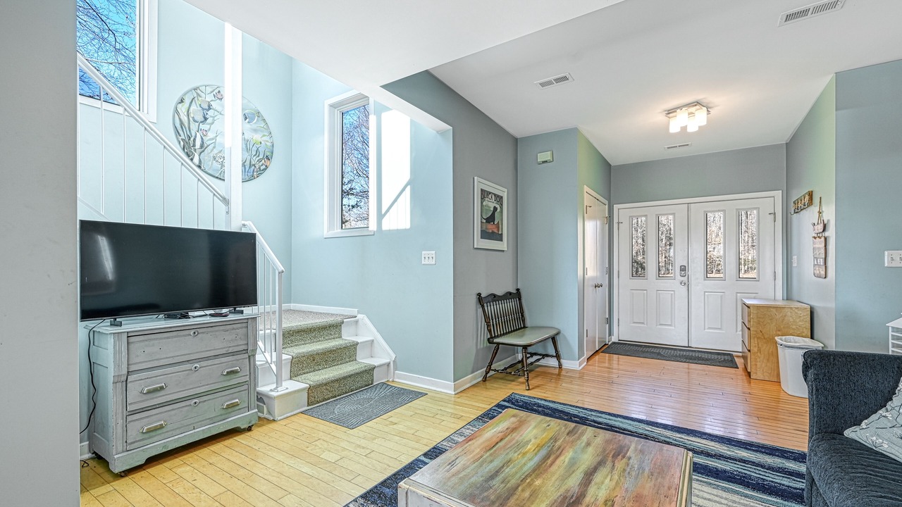 Photo of Livingroom in Panamint Shores