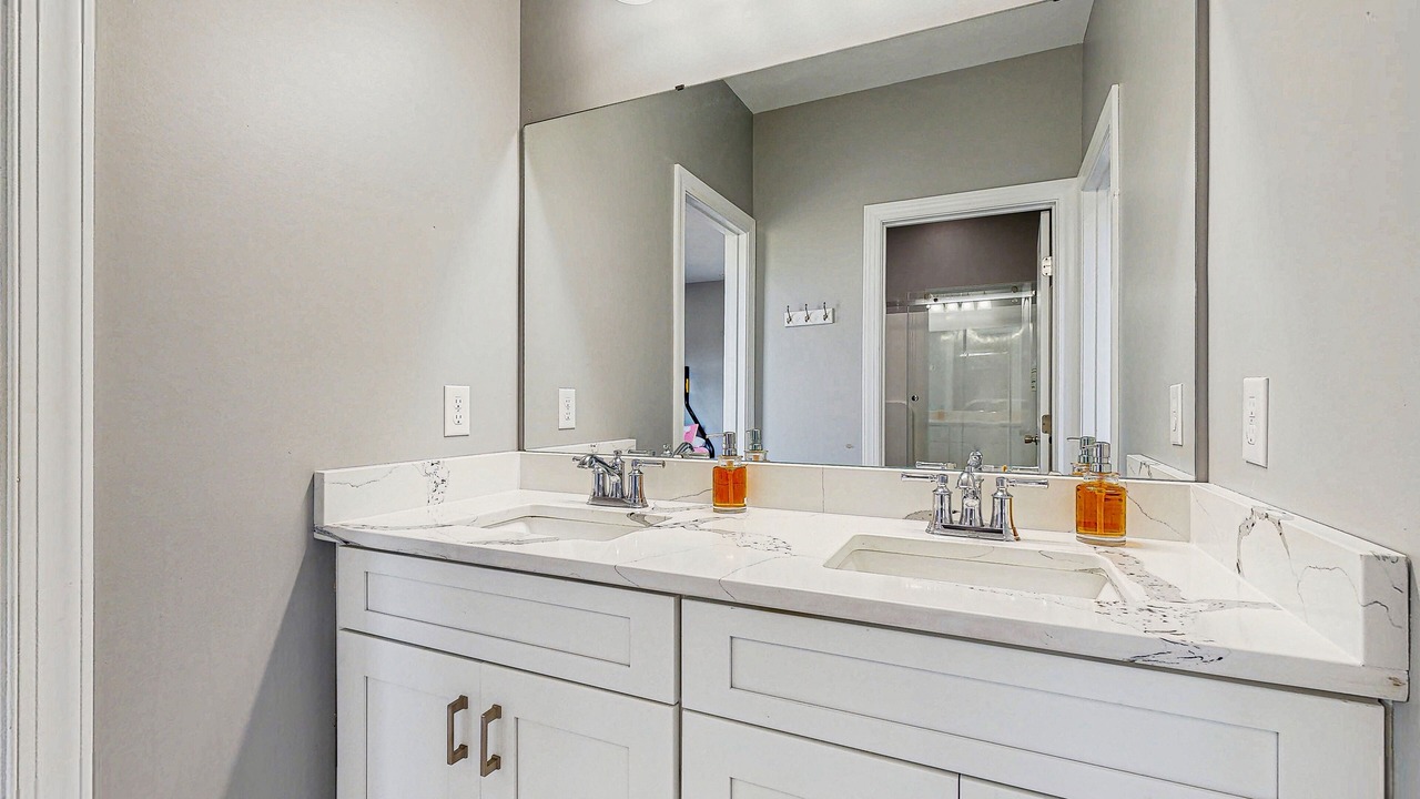 Photo of Bathroom in Orange