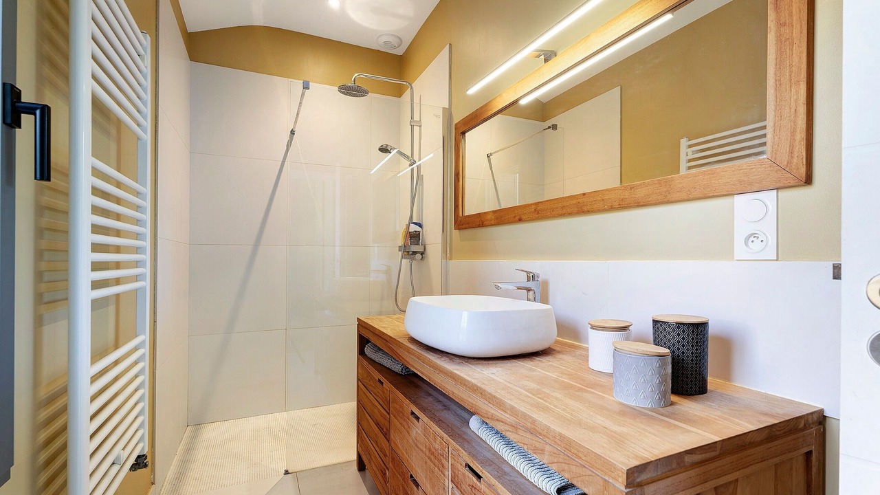 Photo of Bathroom in Lancieux