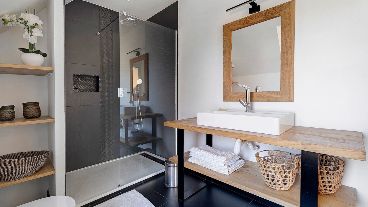 Photo of Bathroom in Lancieux