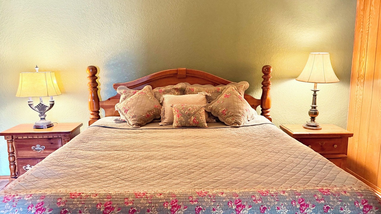 Photo of Bedroom in Mineola