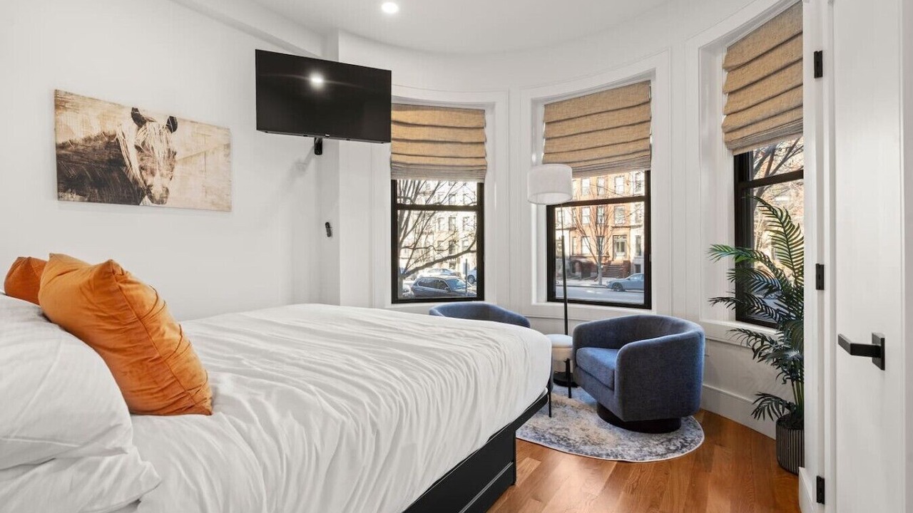 Photo of Bedroom in Fenway–Kenmore