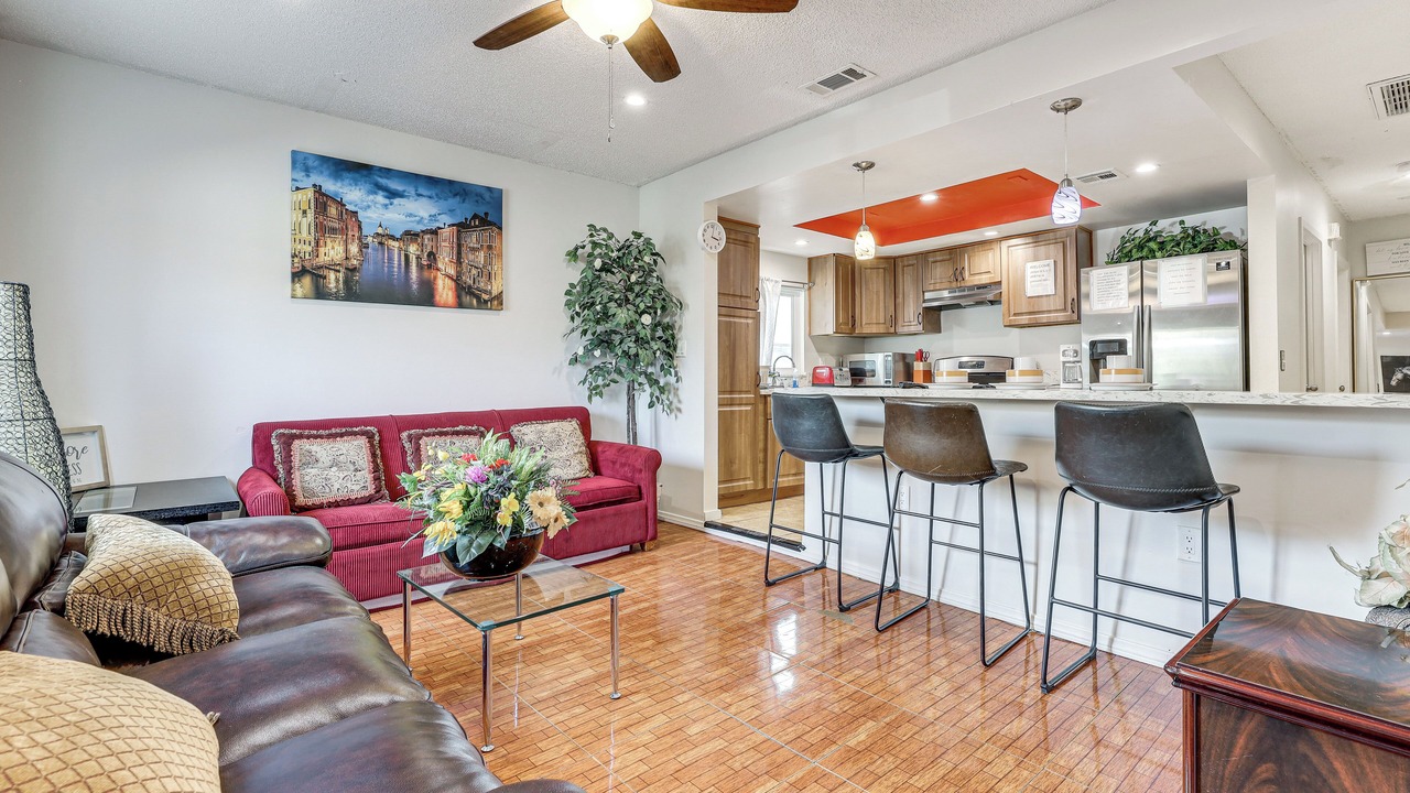 Photo of Livingroom in Hawthorne