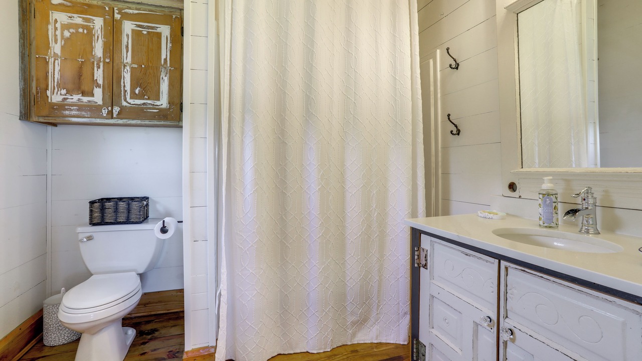 Photo of Bathroom in Ventress