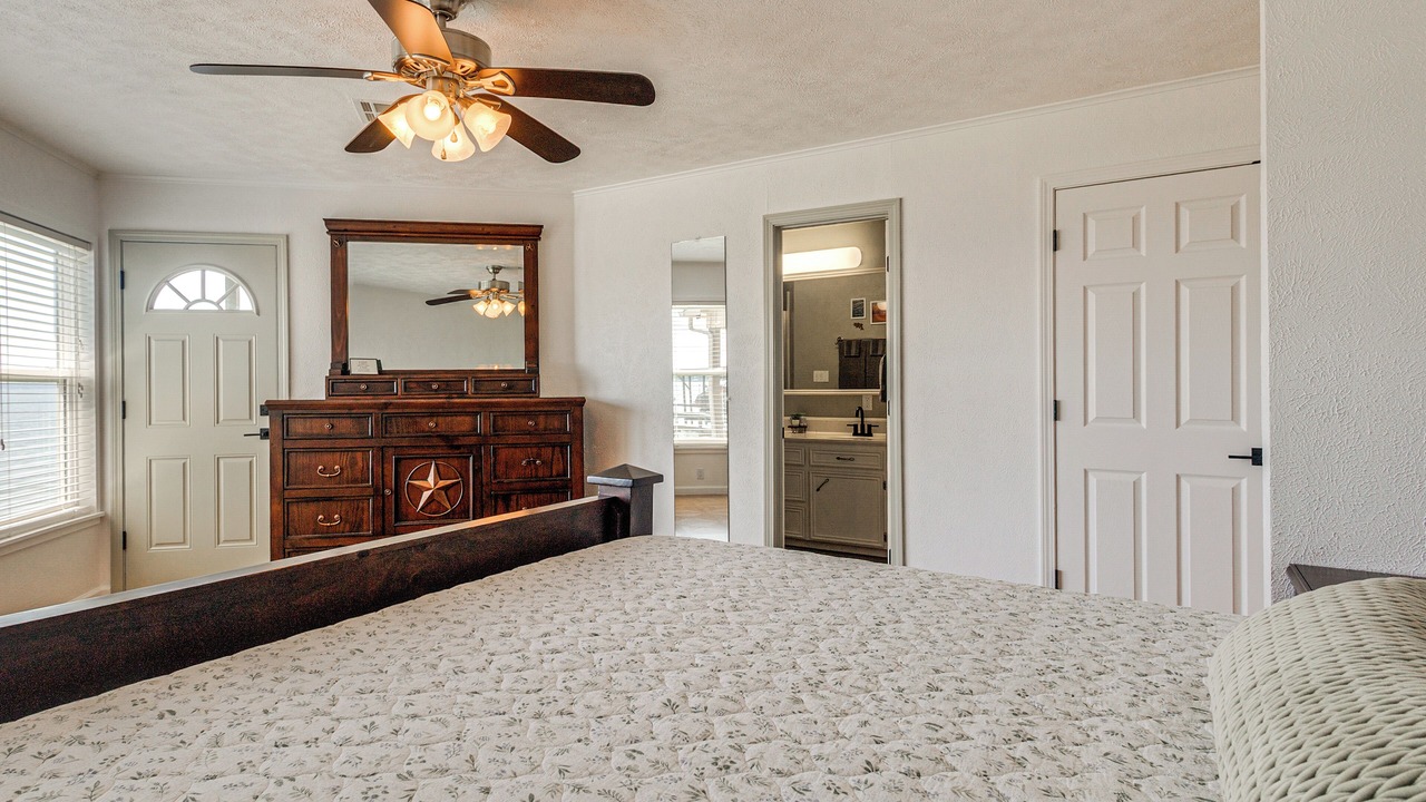 Photo of Bedroom in West Livingston