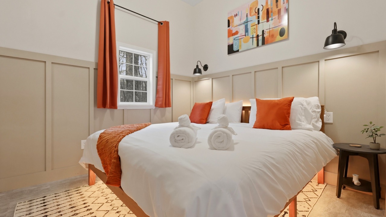 Photo of Bedroom in Berkeley Springs