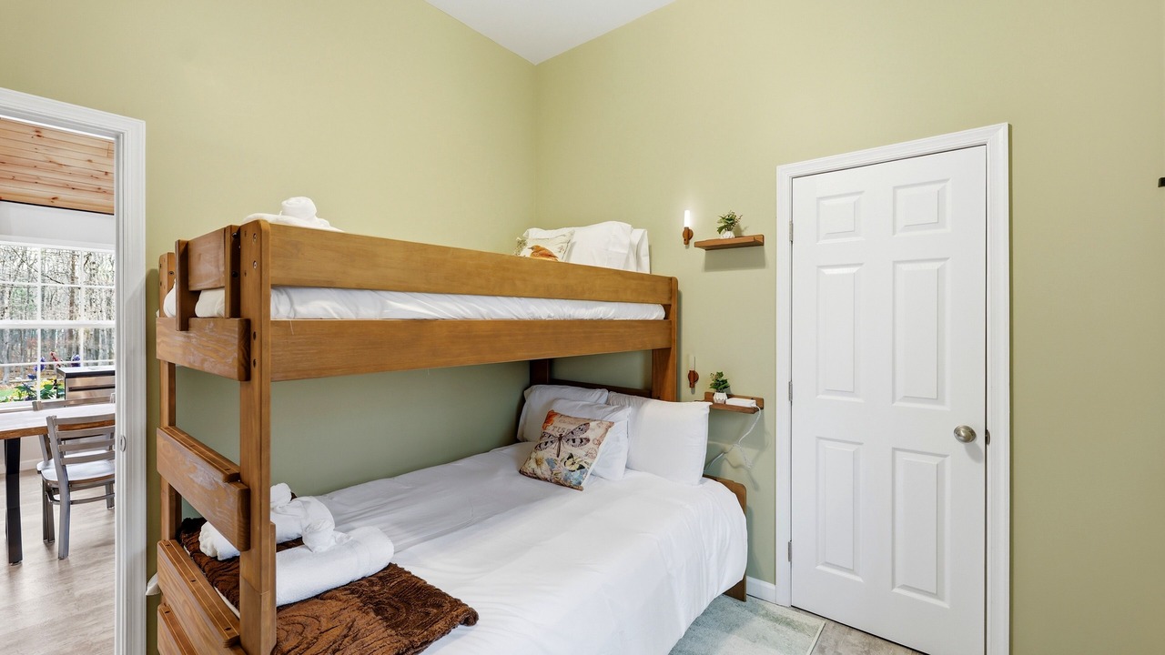 Photo of Bedroom in Berkeley Springs