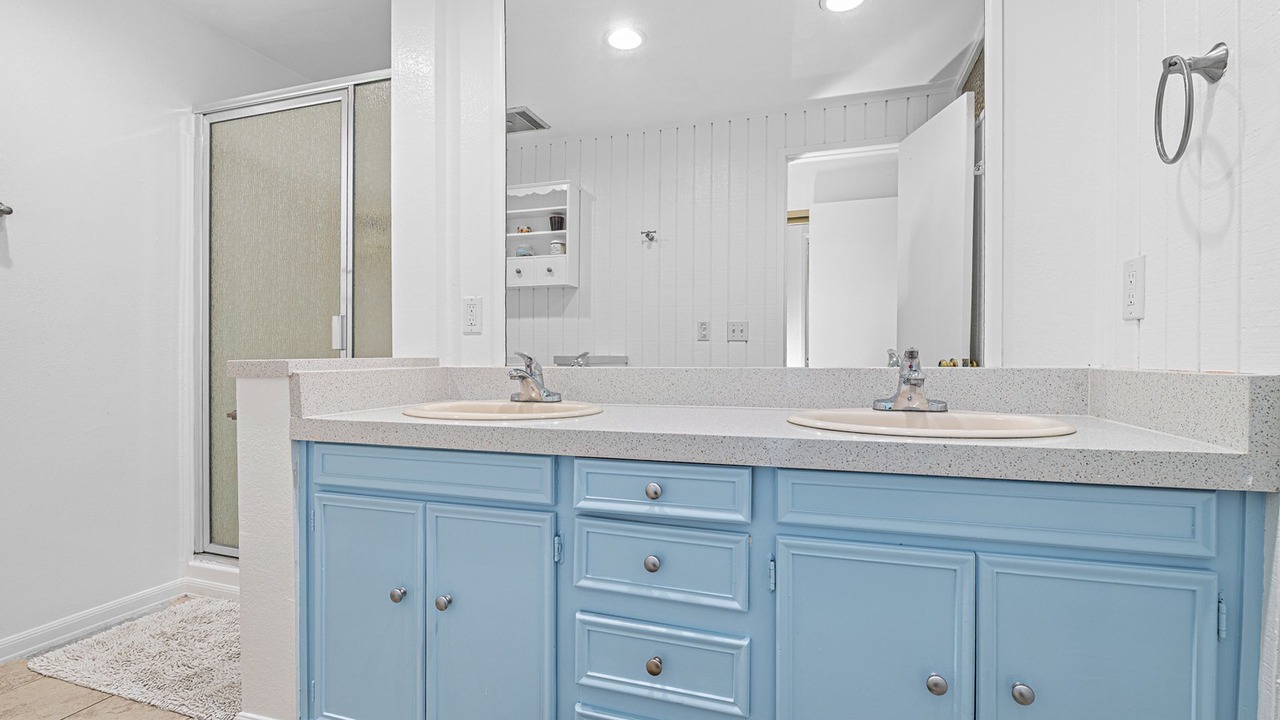 Photo of Bathroom in Balboa Peninsula