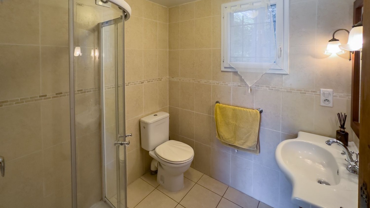 Photo of Bathroom in Bellegarde-du-Razes