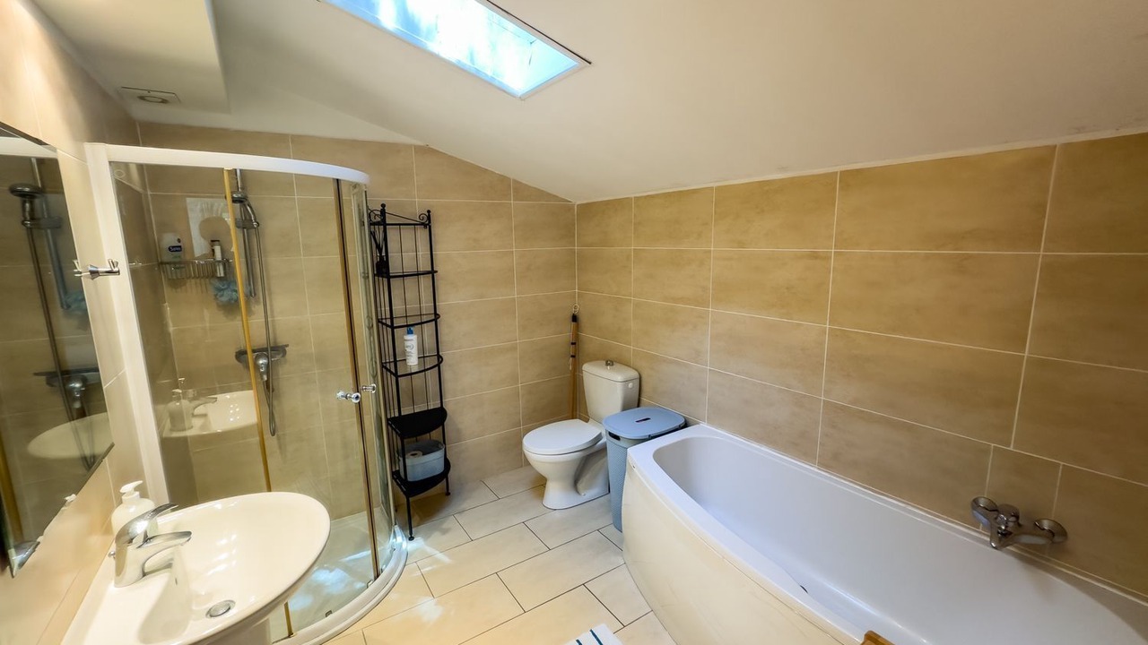 Photo of Bathroom in Bellegarde-du-Razes