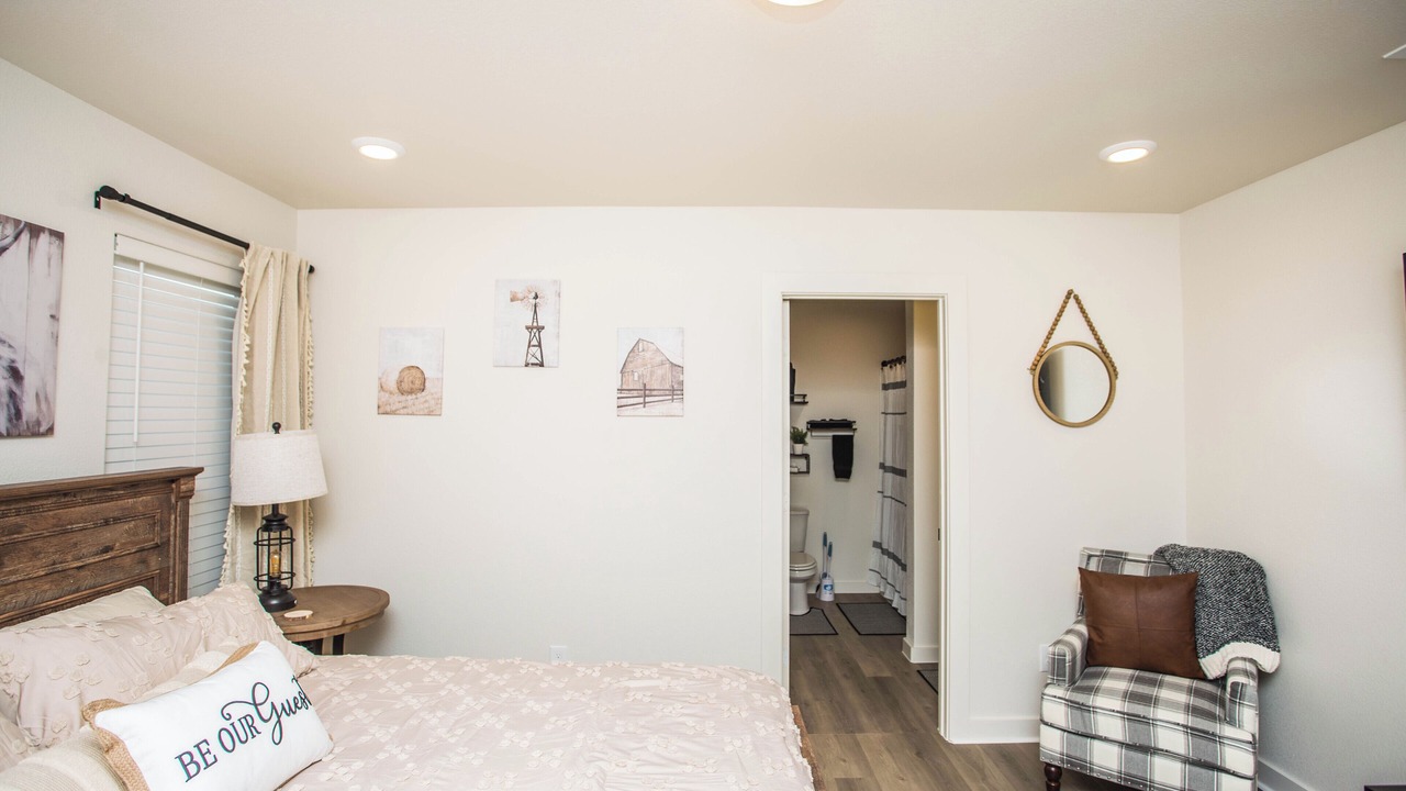 Photo of Bedroom in North by Northwest