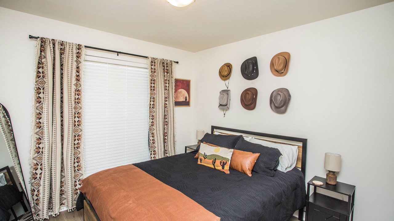 Photo of Bedroom in North by Northwest