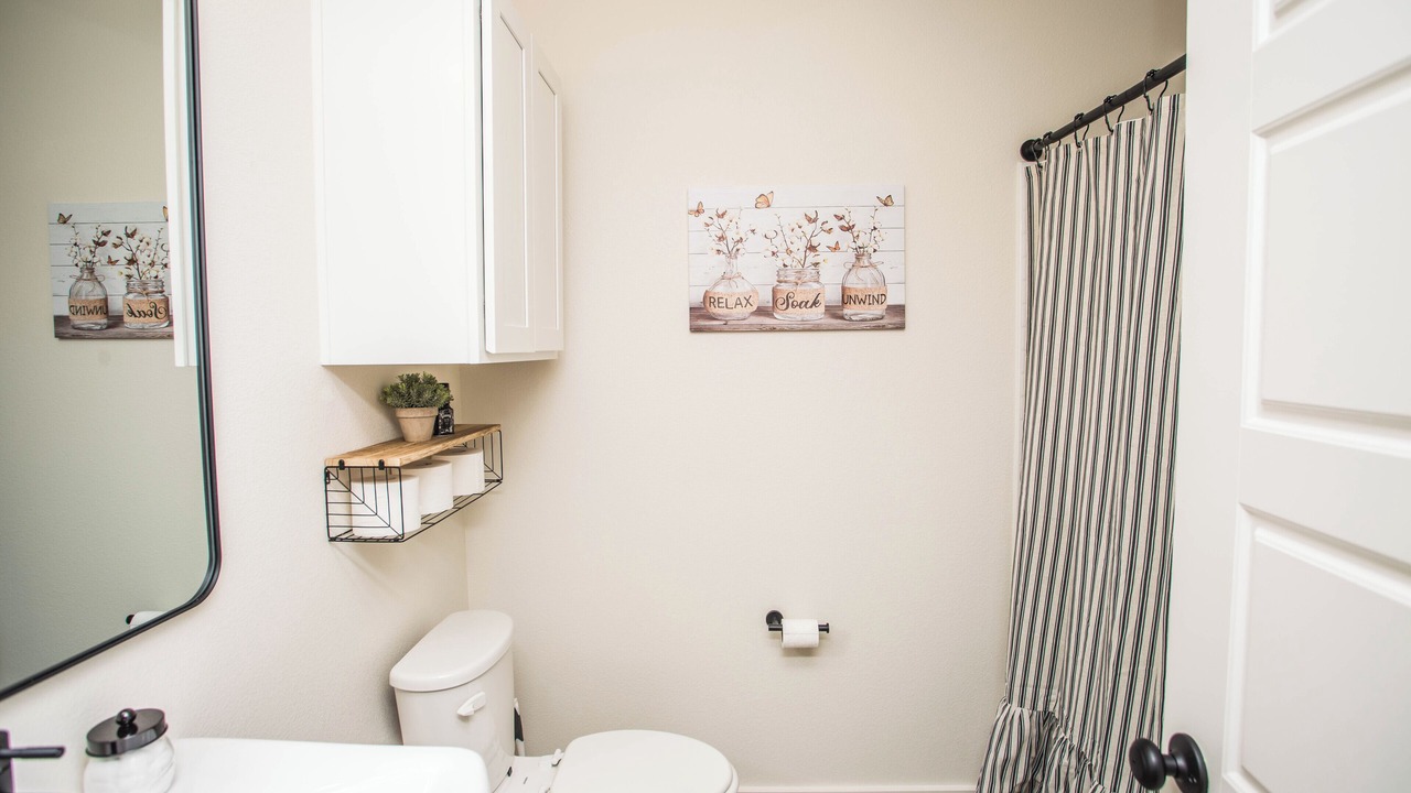 Photo of Bathroom in North by Northwest