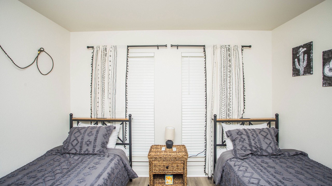 Photo of Bedroom in North by Northwest
