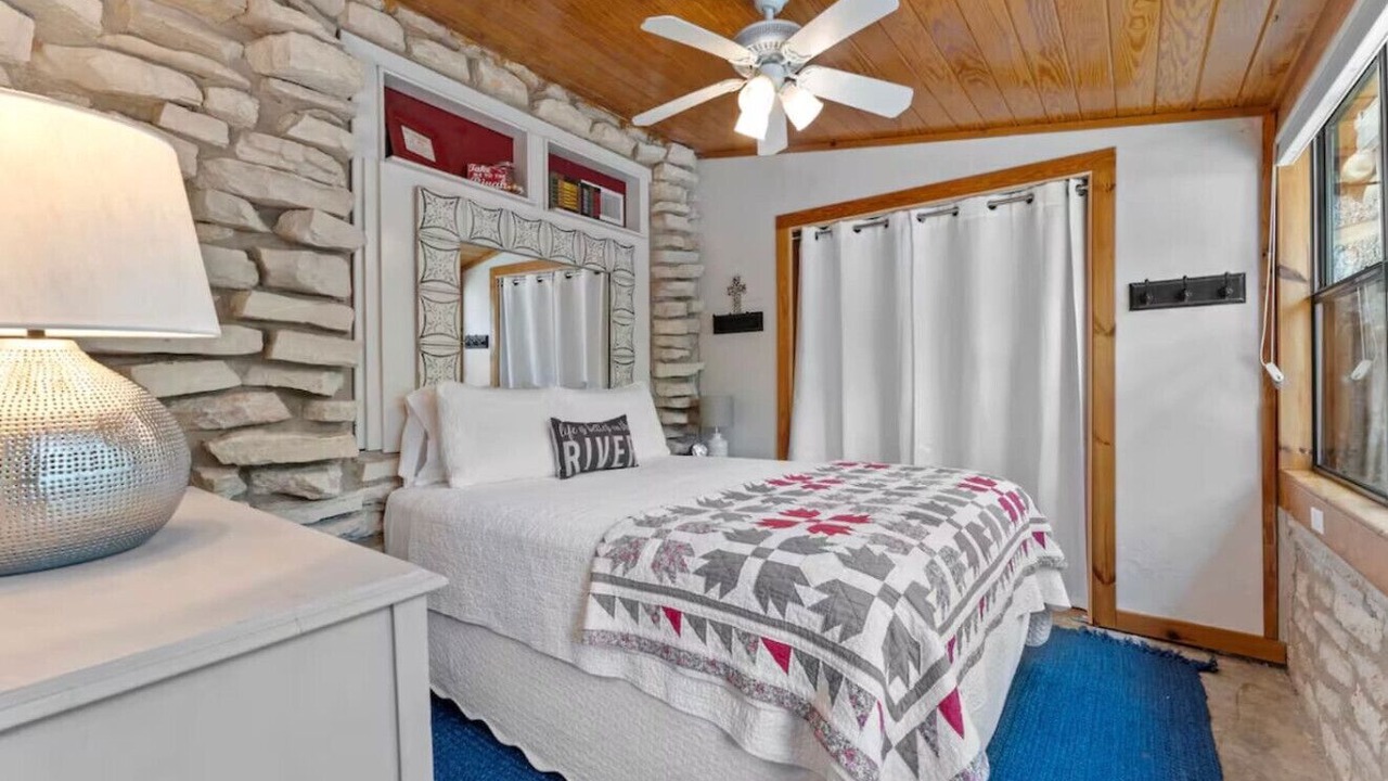 Photo of Bedroom in Canyon Lake