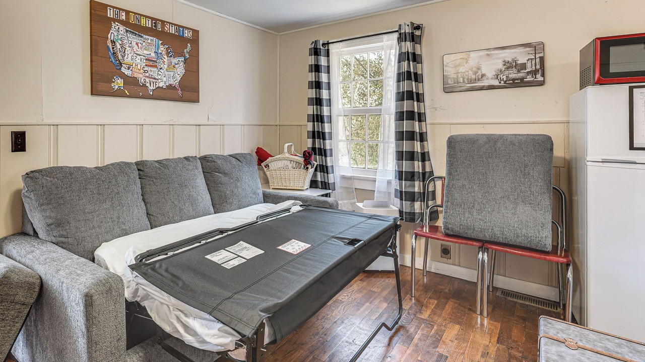 Photo of Livingroom in Rockaway Beach