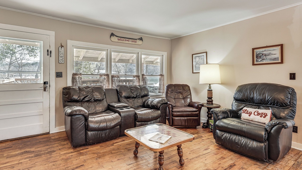 Photo of Livingroom in Rockaway Beach