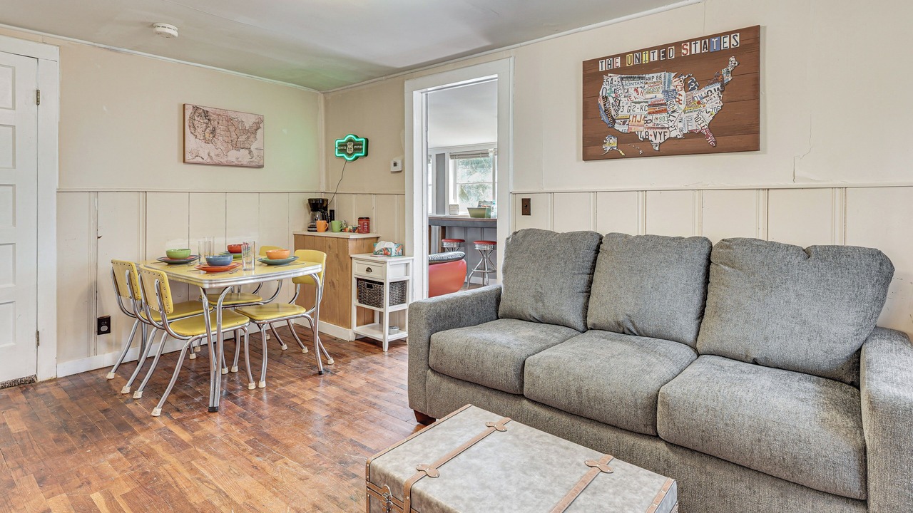 Photo of Livingroom in Rockaway Beach