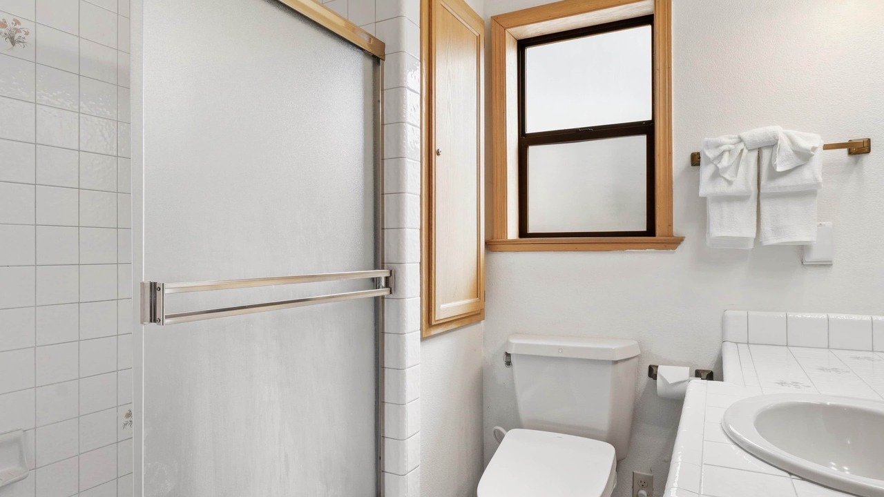 Photo of Bathroom in Lakeside Park