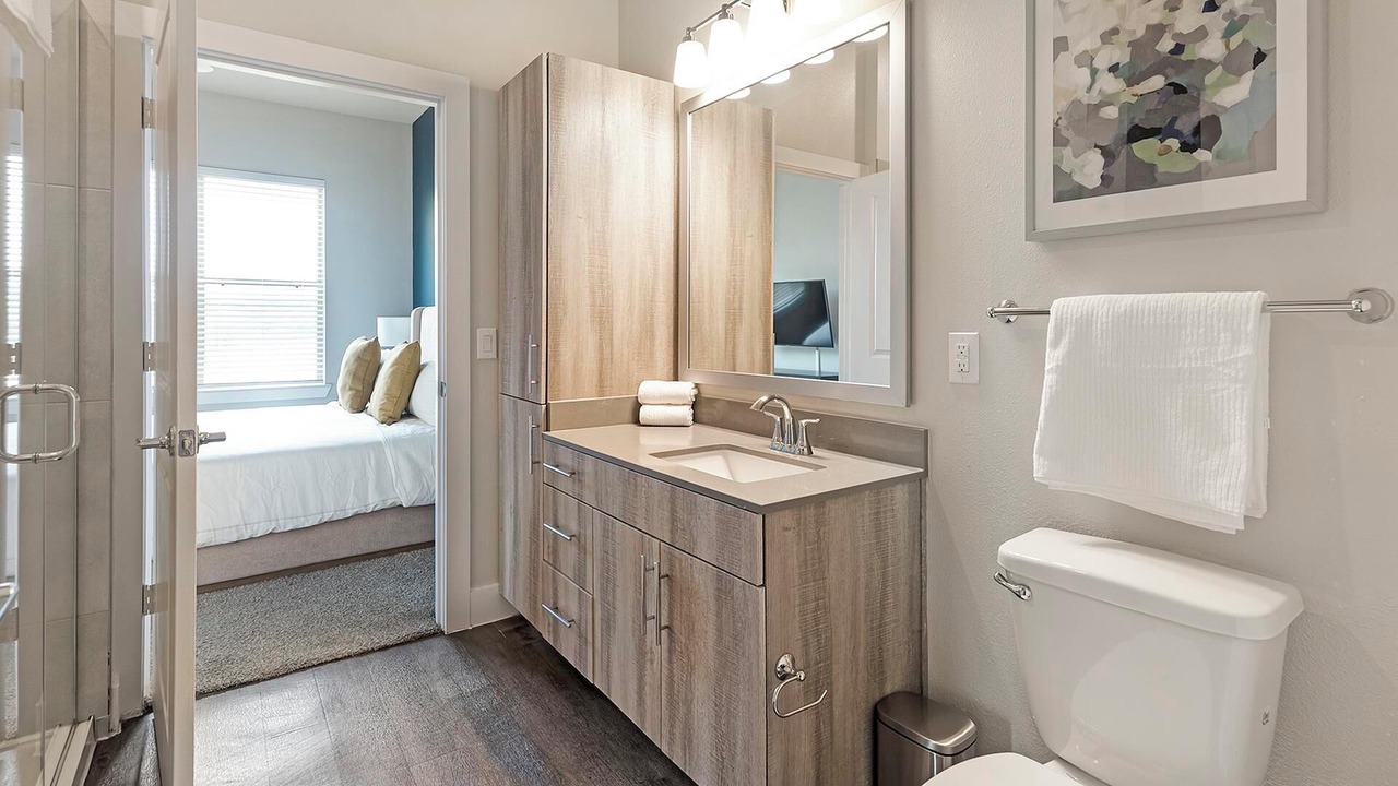 Photo of Bathroom in Montopolis