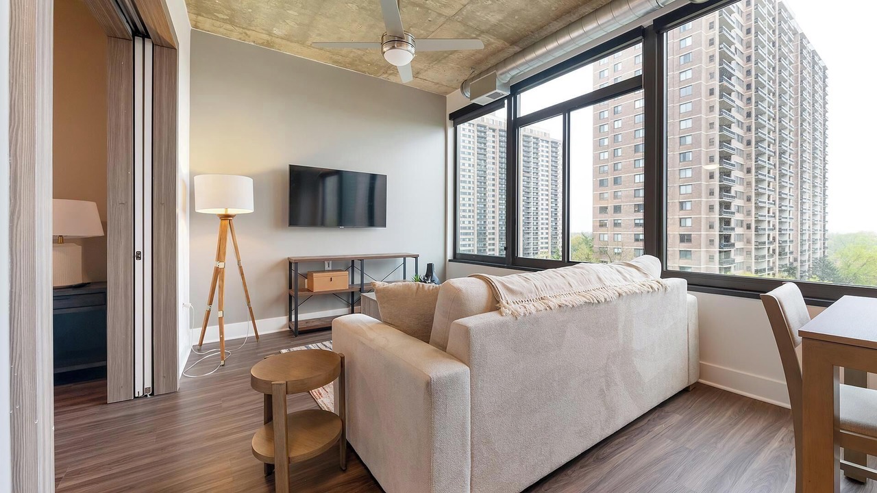 Photo of Livingroom in Baileys Crossroads
