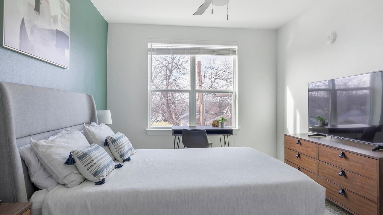 Photo of Bedroom in Garland