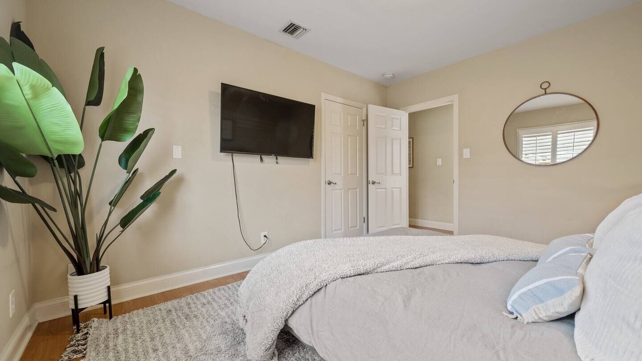 Photo of Bedroom in Burbank