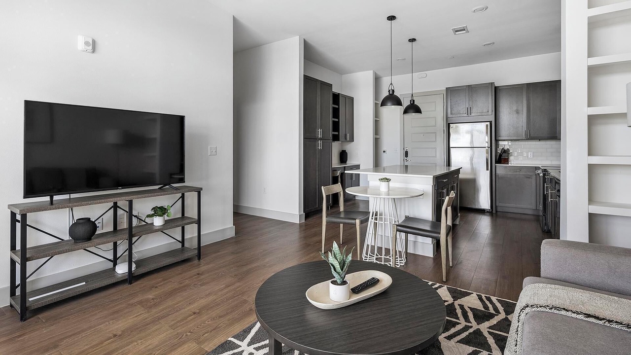 Photo of Livingroom in Montopolis