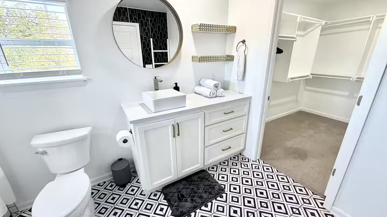 Photo of Bathroom in Central Oklahoma City