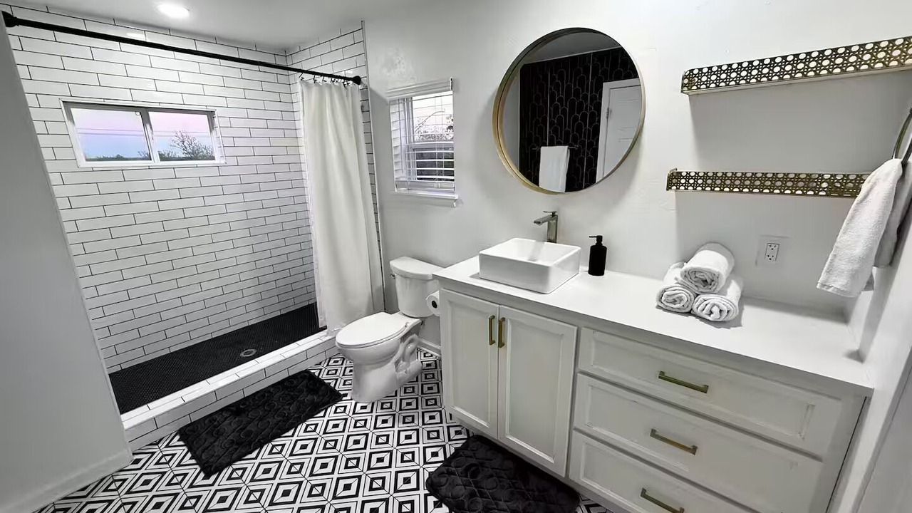 Photo of Bathroom in Central Oklahoma City