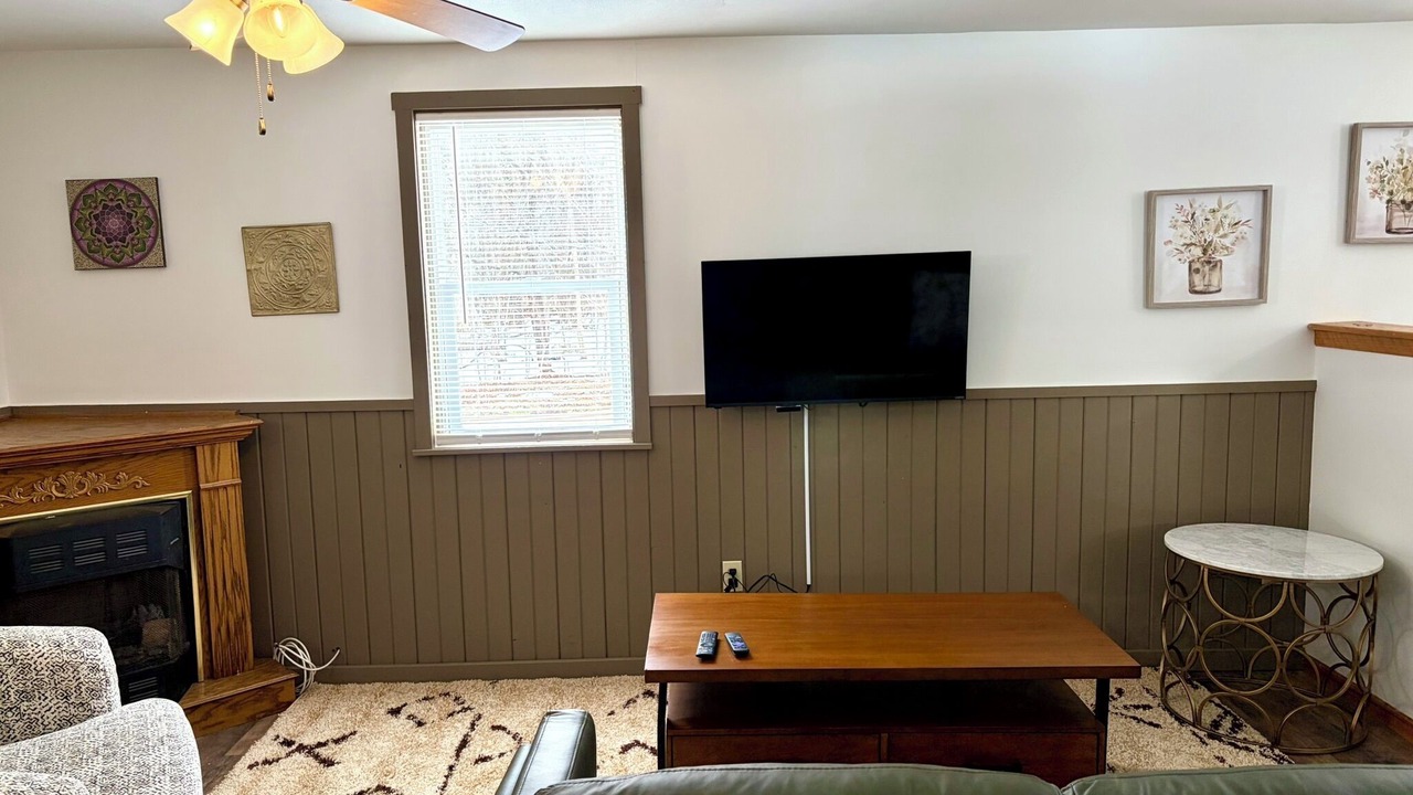 Photo of Livingroom in Town of Scriba