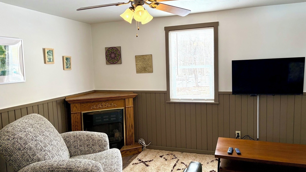 Photo of Livingroom in Town of Scriba