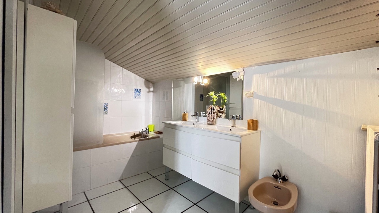 Photo of Bathroom in Montolieu
