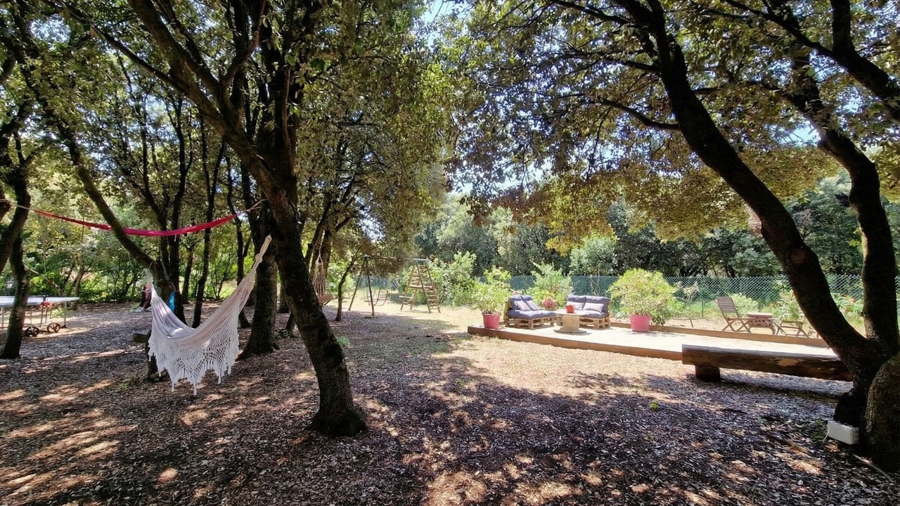 Photo of Patio Balcony in Montolieu