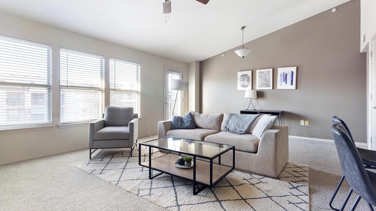 Photo of Livingroom in Jenks