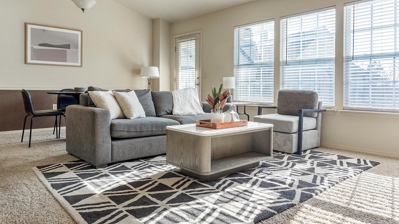 Photo of Livingroom in Broken Arrow