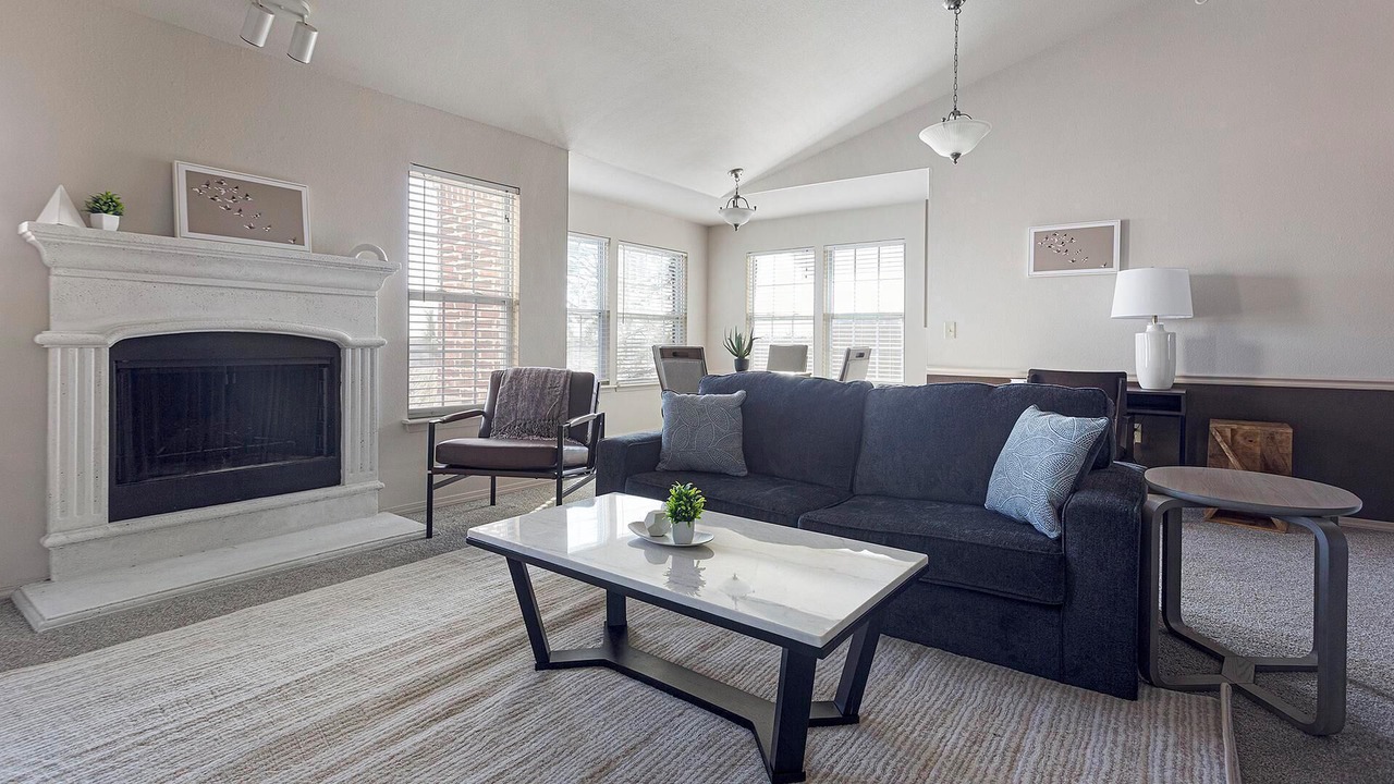 Photo of Livingroom in Broken Arrow