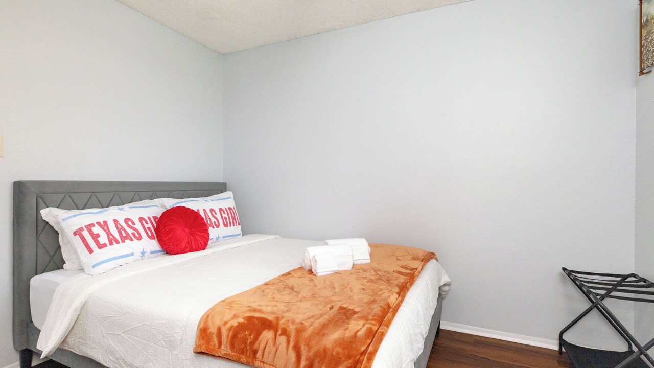 Photo of Bedroom in Fossil Creek