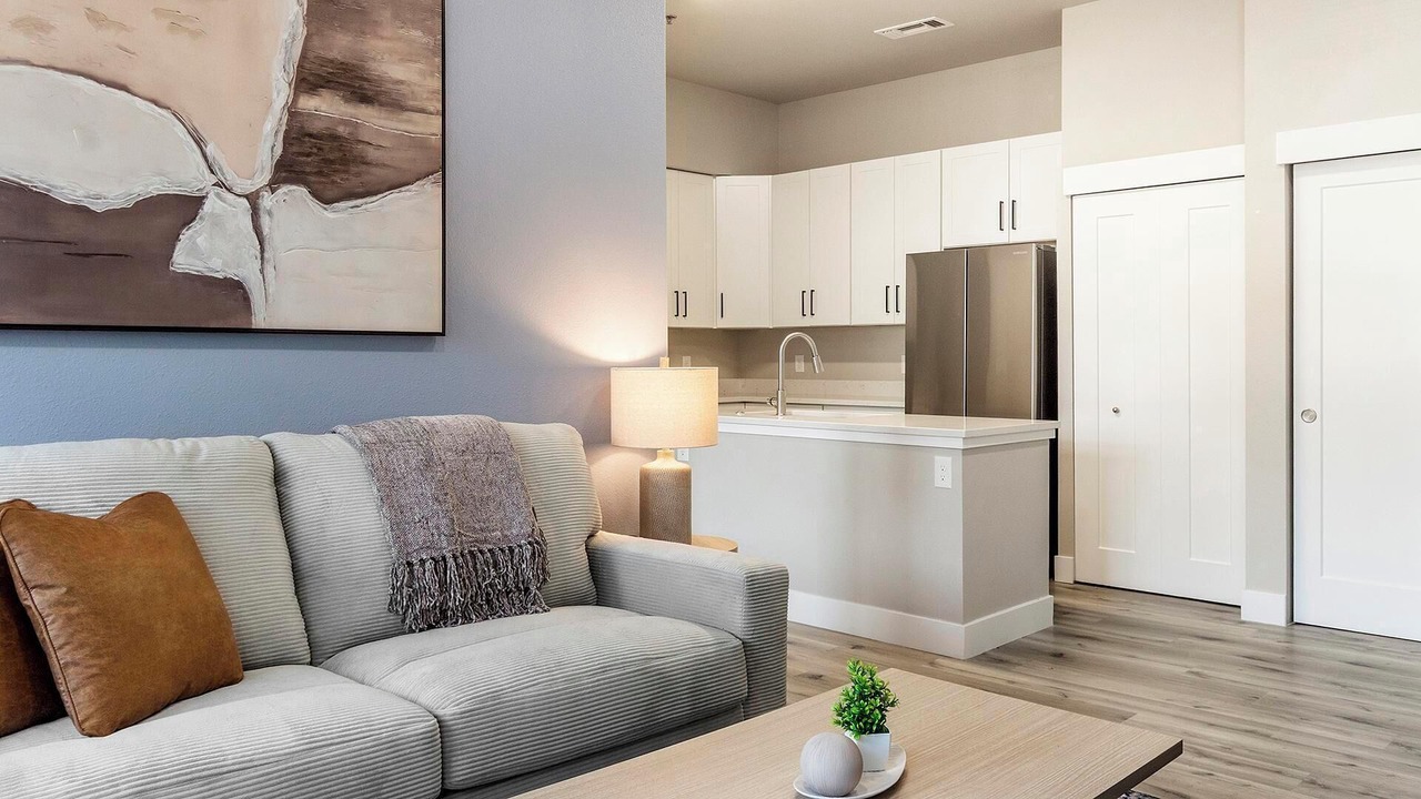 Photo of Livingroom in College View