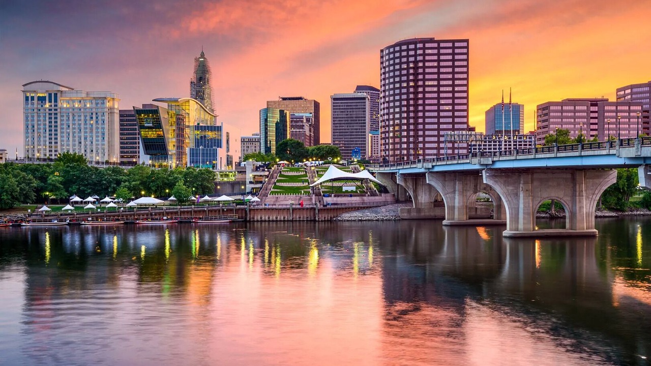 Photo of Others in Downtown Hartford