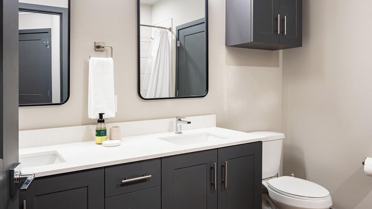 Photo of Bathroom in Blue Dome District